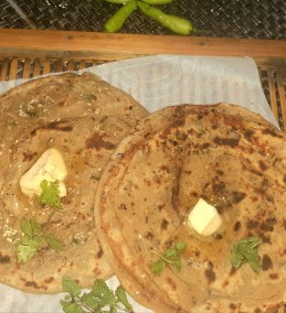 Masala Garlic Cheesy Paratha Recipe